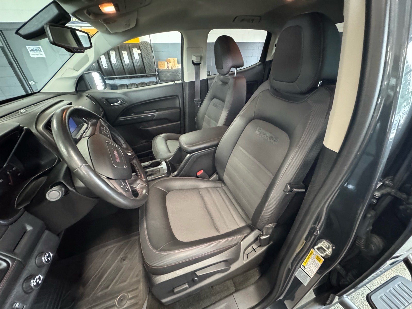 Used 2015 GMC Canyon SLE w/ All-Terrain Package AWD/4WD image 18