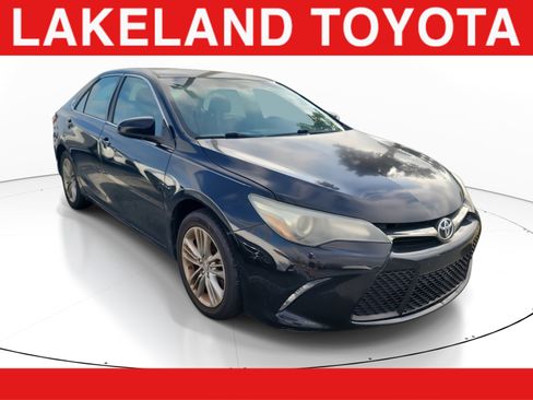 Used 2016 Toyota Camry SE image 1