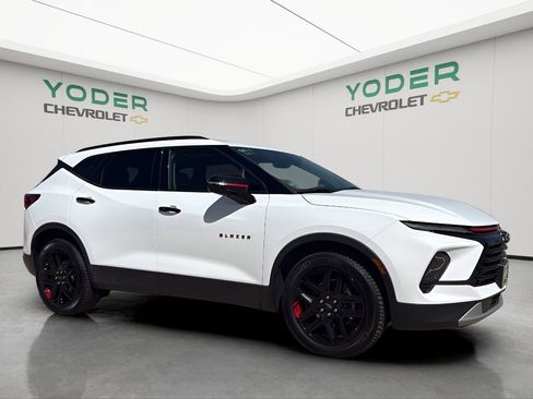 Used 2023 Chevrolet Blazer LT AWD/4WD image 2