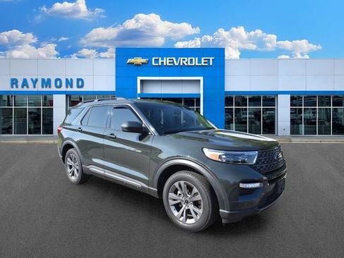 Used 2022 Ford Explorer XLT w/ Equipment Group 202A AWD/4WD image 10