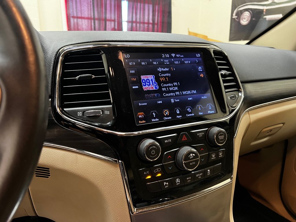 Used 2019 Jeep Grand Cherokee Limited AWD/4WD image 31
