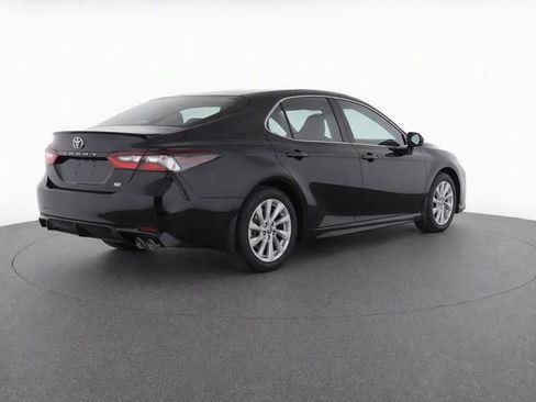 Used 2024 Toyota Camry SE FWD image 4