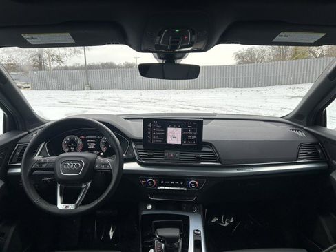 Certified 2025 Audi Q5 2.0T Premium Plus w/ Premium Plus Package image 9
