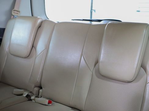 Used 2022 Nissan Armada SL w/ Captain's Chairs Package image 27