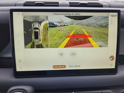 Used 2025 Land Rover Defender 130 S image 20