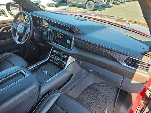 Used 2023 GMC Yukon Denali AWD/4WD image 11