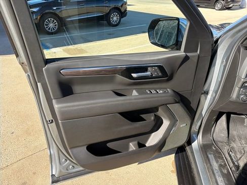 New 2026 Chevrolet Suburban Premier image 25