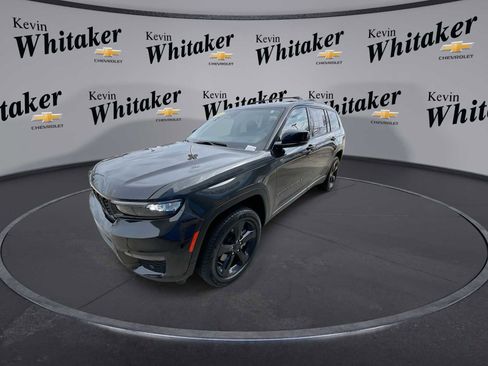 Used 2023 Jeep Grand Cherokee L Limited w/ Luxury Tech Group II image 4