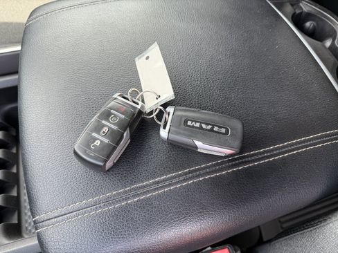 Used 2019 RAM 1500 Big Horn AWD/4WD image 32