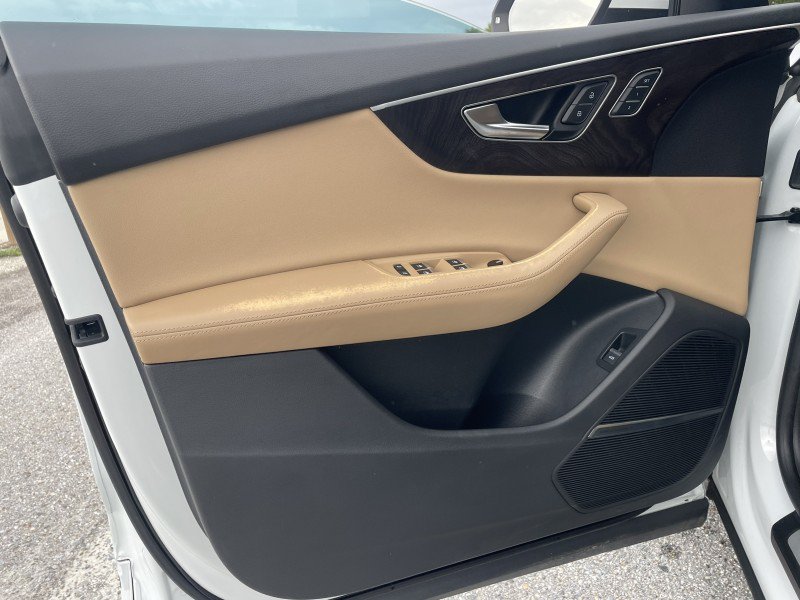 Used 2022 Audi Q8 Prestige w/ Prestige Package AWD/4WD image 25