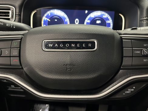 Used 2023 Jeep Wagoneer 4WD image 14