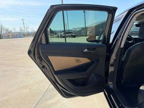 Used 2021 Volkswagen Jetta SEL Premium image 36