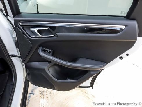 Used 2016 Porsche Macan S w/ Premium Package Plus image 31