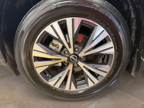 Used 2022 Nissan Rogue SV w/ SV Premium Package FWD image 30