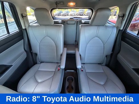 Used 2023 Toyota Highlander XLE FWD image 14
