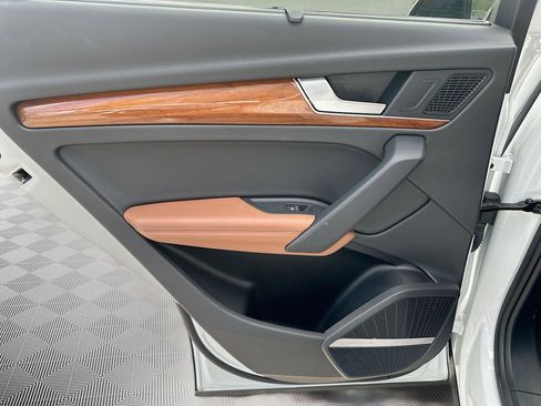 Used 2021 Audi Q5 e Prestige w/ Prestige Package image 28