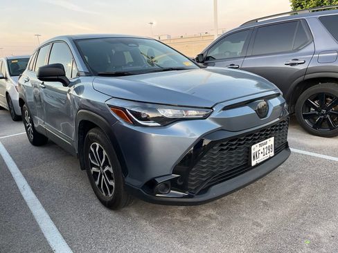 Used 2025 Toyota Corolla Cross AWD Hybrid image 2