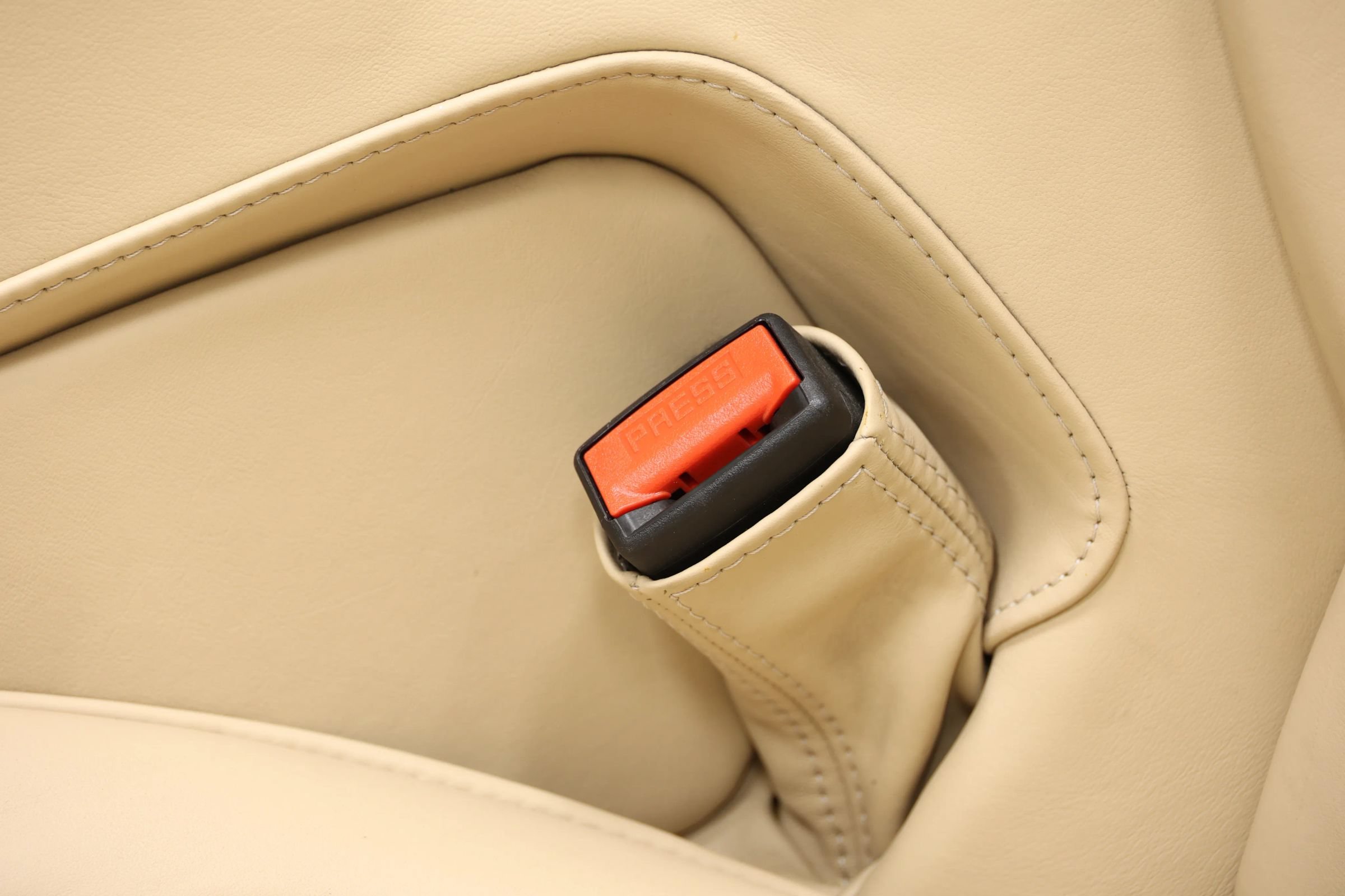 Used 2019 Aston Martin DB11 Volante RWD image 57