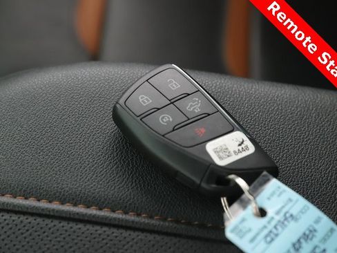 Used 2022 GMC Sierra 1500 AT4 w/ AT4 Premium Package image 3