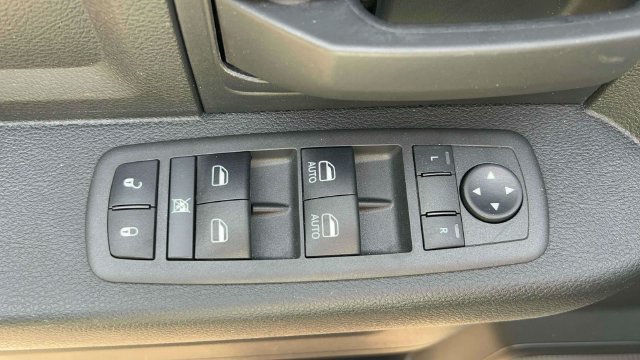 Used 2022 RAM 2500 Tradesman w/ Chrome Appearance Group AWD/4WD image 26