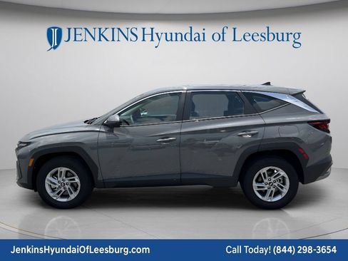 Certified 2025 Hyundai Tucson SE AWD/4WD image 9