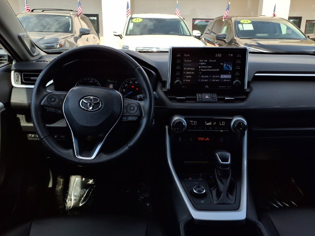Certified 2021 Toyota RAV4 XLE Premium AWD/4WD image 25