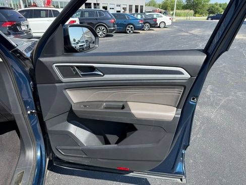 Used 2022 Volkswagen Atlas SEL R-Line image 24