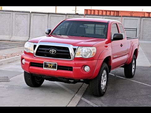 Used 2007 Toyota Tacoma PreRunner RWD image 1