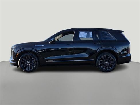 New 2026 Cadillac Vistiq Platinum image 2