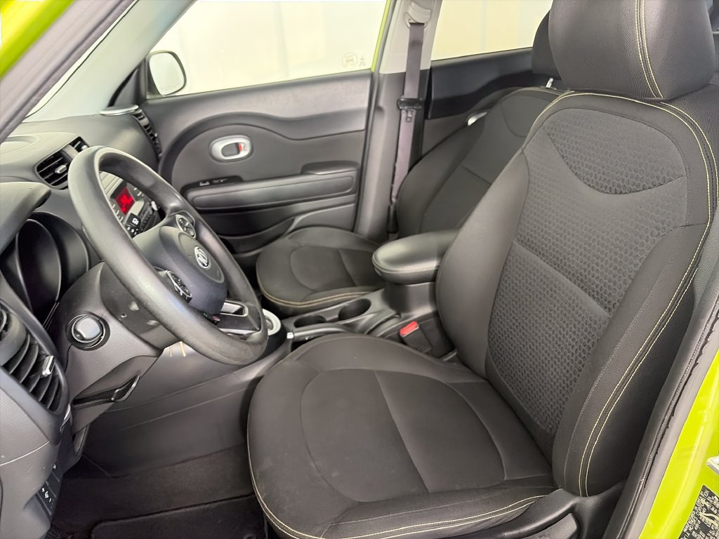 Used 2014 Kia Soul + FWD image 11
