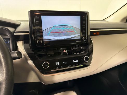 Used 2022 Toyota Corolla LE FWD image 15