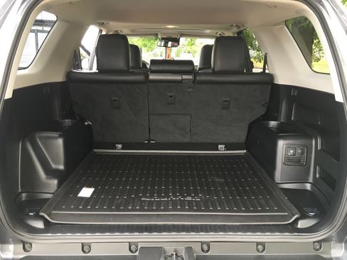 Used 2020 Toyota 4Runner Venture w/ Moonroof Package AWD/4WD image 33