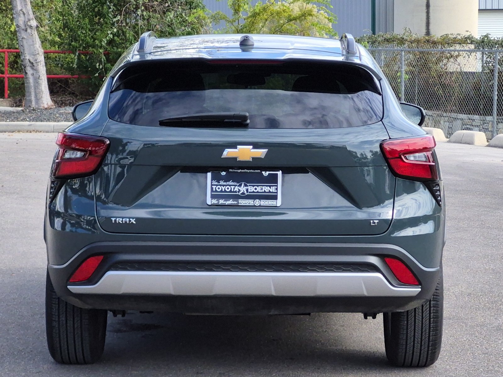 Used 2026 Chevrolet Trax LT FWD image 4