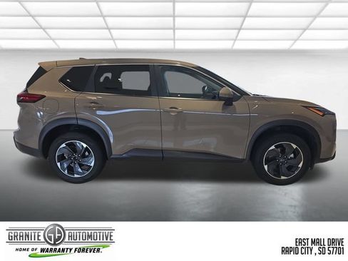 Used 2025 Nissan Rogue SV AWD/4WD image 7