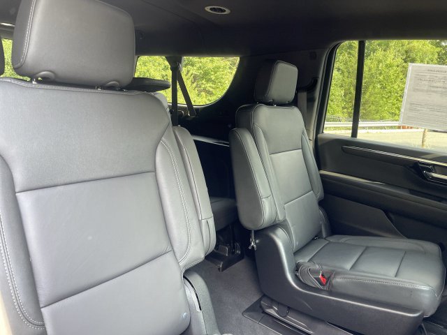 Certified 2026 Chevrolet Suburban LT w/ Comfort Package AWD/4WD image 25