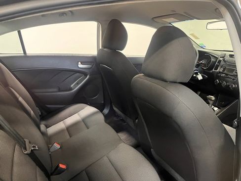 Used 2017 Kia Forte LX image 14