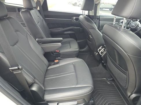 Used 2023 Kia Sorento SX AWD/4WD image 9