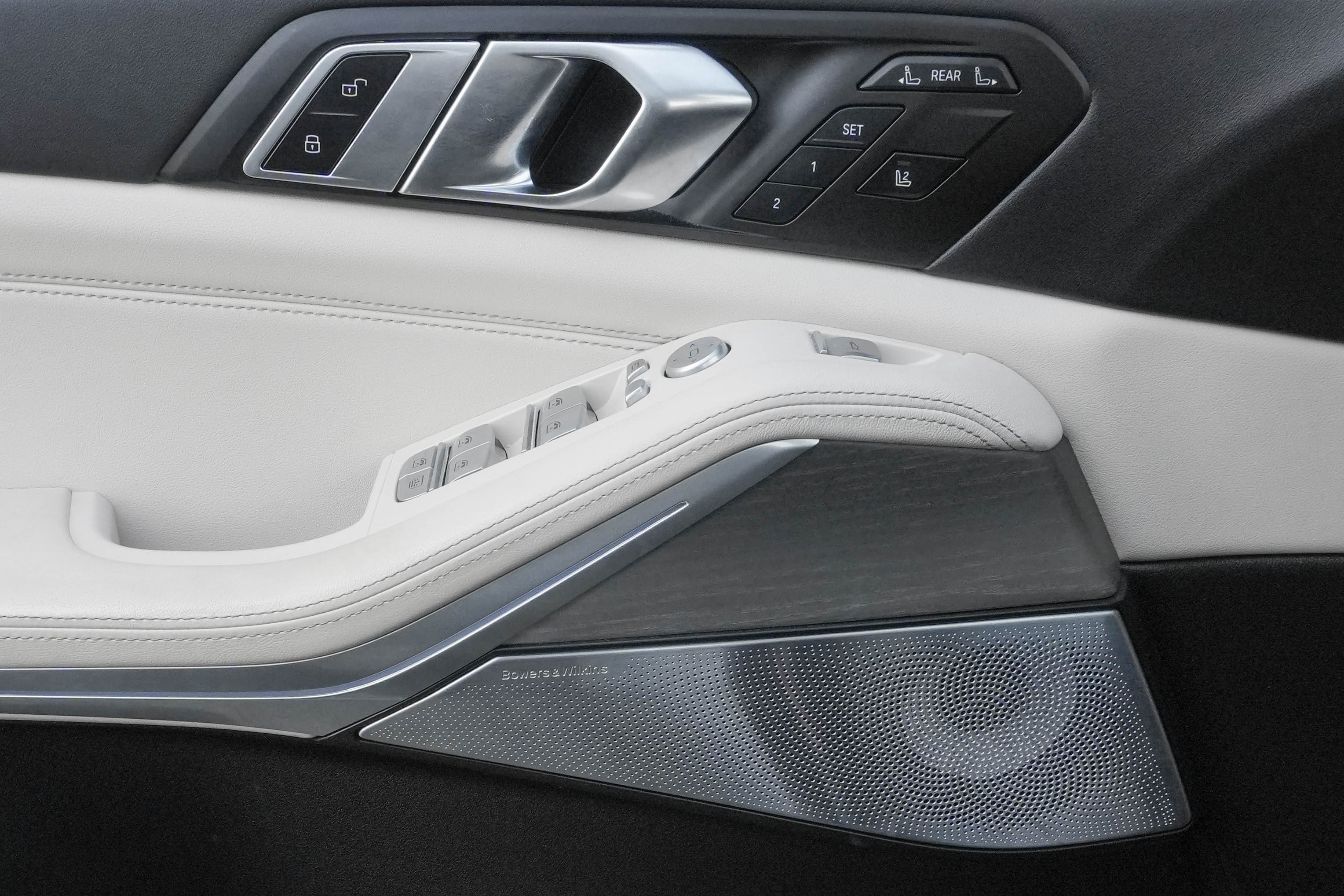 Certified 2024 BMW X7 M60i AWD/4WD image 16