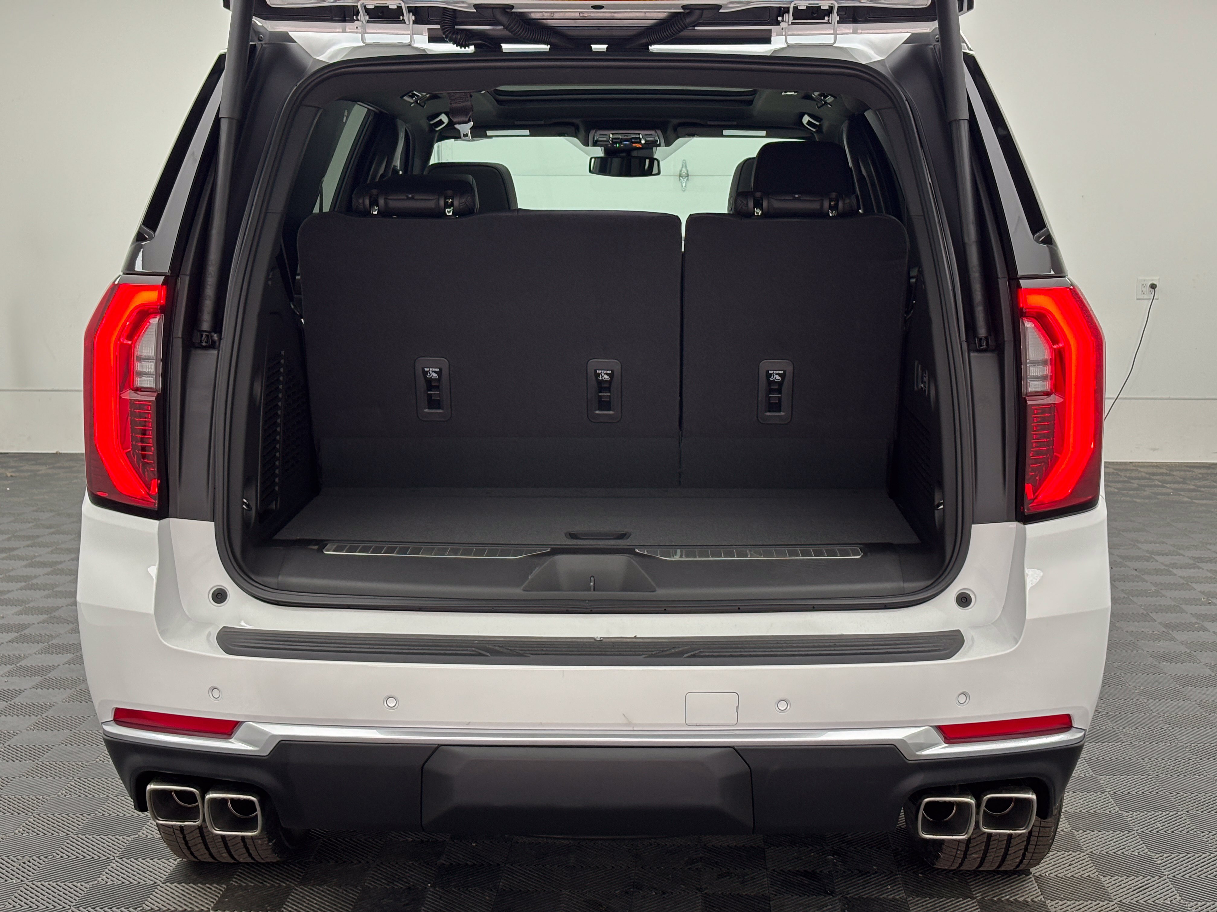 New 2026 GMC Yukon Denali w/ Sun & Power Step Package AWD/4WD image 10