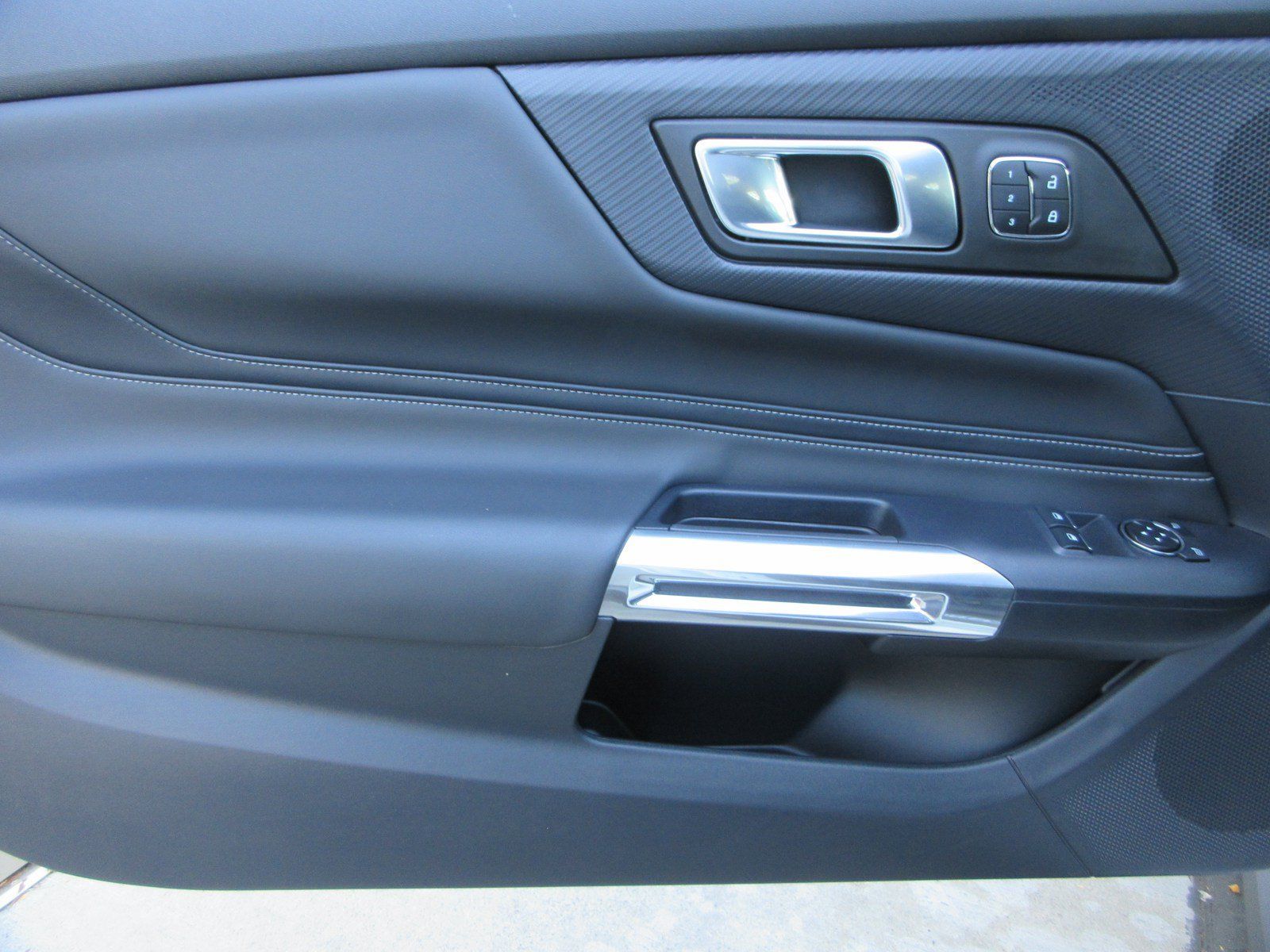 Used 2025 Ford Mustang GT Premium RWD image 25