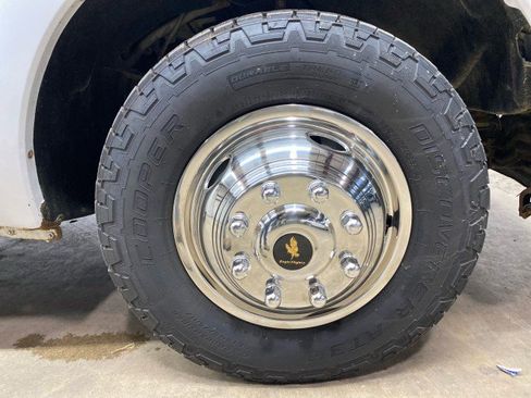 Used 2015 Ford F350 XL w/ Power Equipment Group image 29