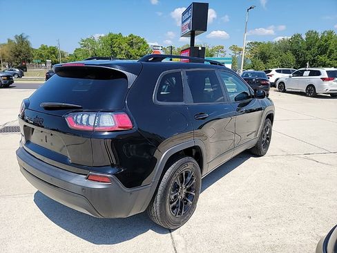 Used 2023 Jeep Cherokee Altitude Lux AWD/4WD image 5