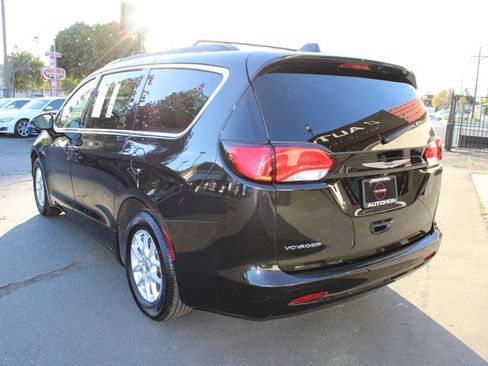 Used 2020 Chrysler Voyager Lxi image 39