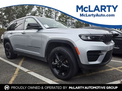 Used 2023 Jeep Grand Cherokee Altitude