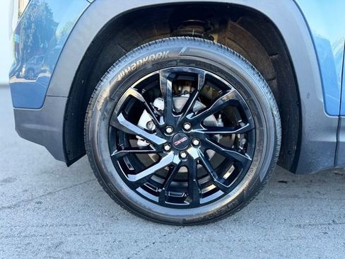 Used 2024 GMC Terrain SLE w/ Driver Convenience Package AWD/4WD image 27