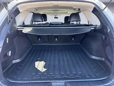 Used 2019 Subaru Outback 2.5i Limited w/ Popular Package #2 AWD/4WD image 8