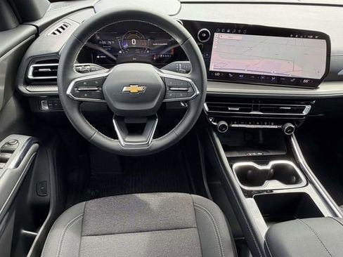 New 2026 Chevrolet Traverse LT w/ Sun and Wheel Package FWD image 26