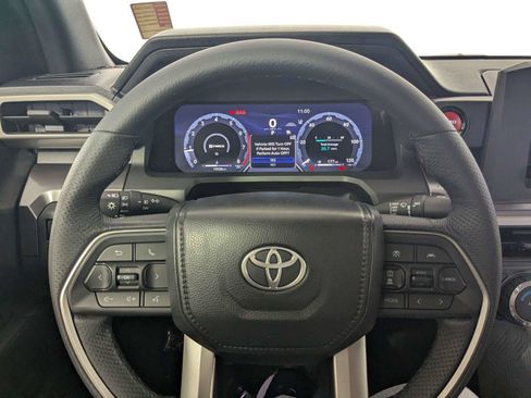 Used 2025 Toyota Tacoma TRD Sport AWD/4WD image 14