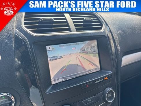 Used 2018 Ford Explorer XLT w/ Equipment Group 201A image 9