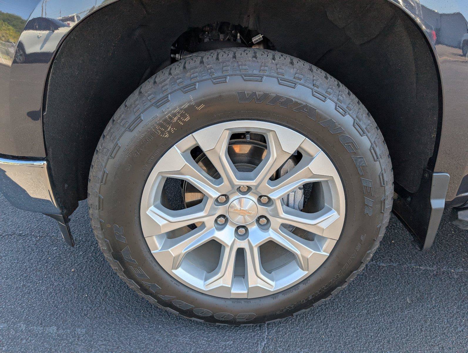Used 2024 Chevrolet Silverado 1500 LTZ AWD/4WD image 11